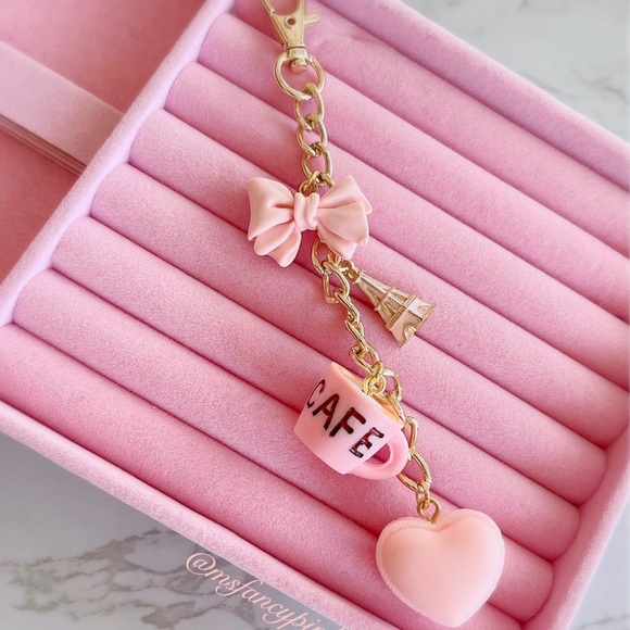 Cafe in Paris handmade charm keychain - Picture 2 of 3